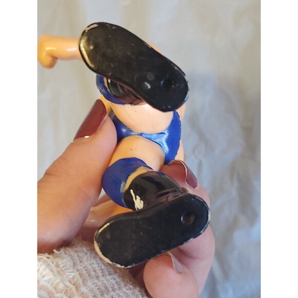 Hacksaw Jim Duggan WWE WWF Action Figure Wrestling Toy Figure Vintage 91' Hasbro - Picture 7 of 10